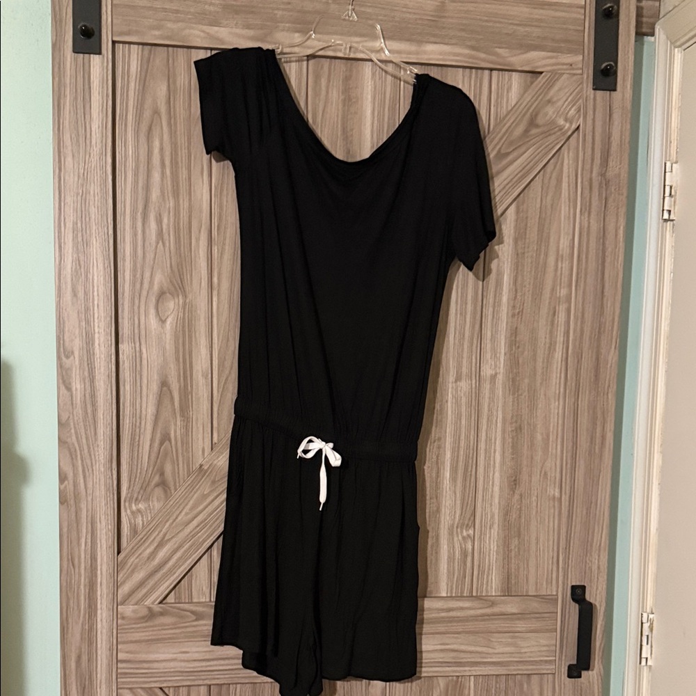 Chic Black Short Sleeve Romper